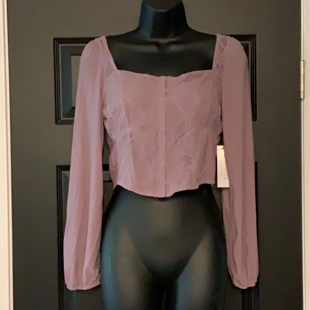 NWT Kirious Lace Crop-top Long Sleeve Large 💎